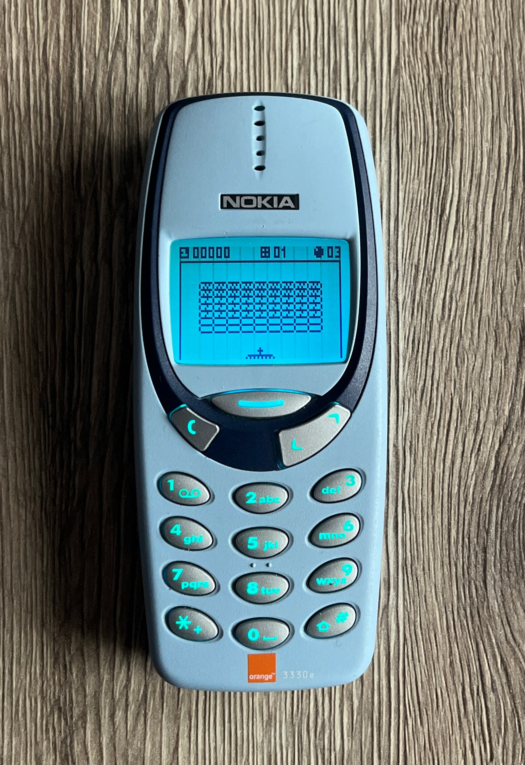 Modified Nokia 3310 3330 phone, 20 Games – NC92.EU